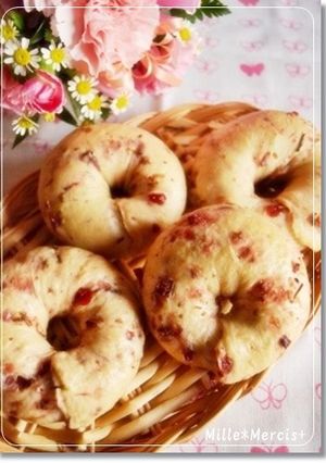 桜とクランベリーの春色ベーグル-レシピのメイン写真