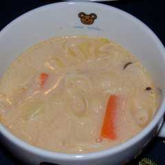 รูปของ チーズ風味のキムチパスタスープ