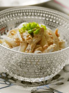 新玉葱と蒸し鶏の梅マヨ和え-レシピのメイン写真