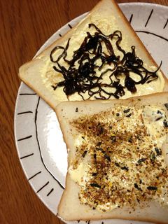 ふりかけや昆布の佃煮のせトースト-レシピのメイン写真