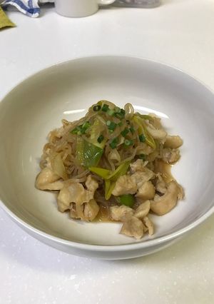 ねぎと白滝+鶏皮の炒めもの-レシピのメイン写真