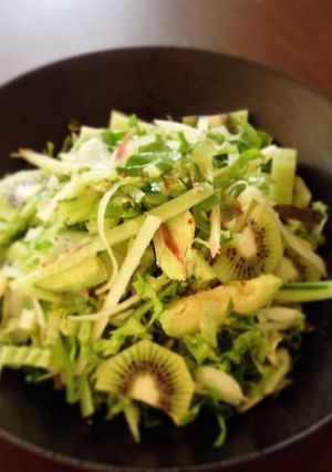簡単！絶品！キュウイと野菜のサラダ..*-レシピのメイン写真