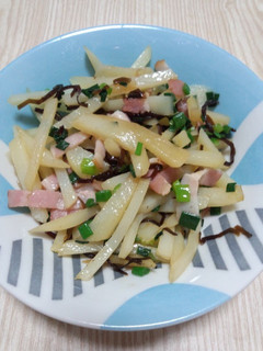 じゃがいもとベーコンの塩昆布炒め-レシピのメイン写真