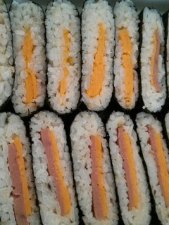 お弁当に♪チーズ入りのおにぎりサンド☆-レシピのメイン写真