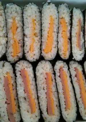 お弁当に♪チーズ入りのおにぎりサンド☆-レシピのメイン写真