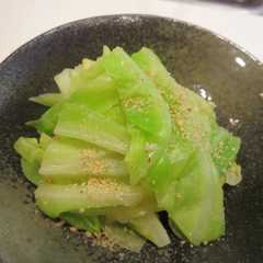 รูปของ あと1品に！キャベツの胡麻和え