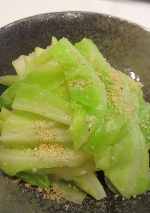あと1品に！キャベツの胡麻和え-レシピのメイン写真