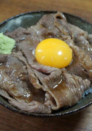月見牛すき丼-レシピのメイン写真