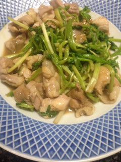 セリと鶏もも肉の炒めもの-レシピのメイン写真
