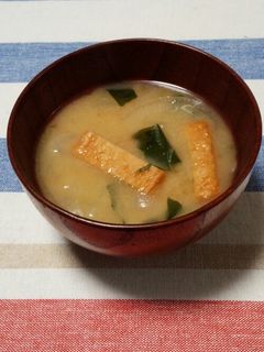 さつま揚げと玉ねぎのお味噌汁-レシピのメイン写真