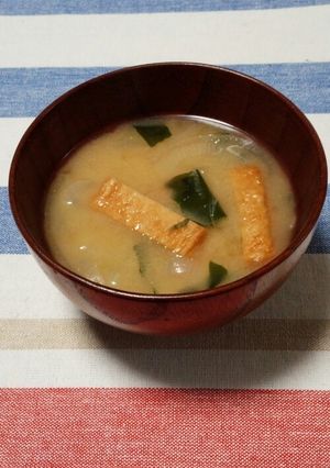さつま揚げと玉ねぎのお味噌汁-レシピのメイン写真