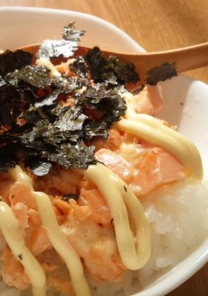 ☆簡単サーモン丼☆余った刺身何でもOK-レシピのメイン写真