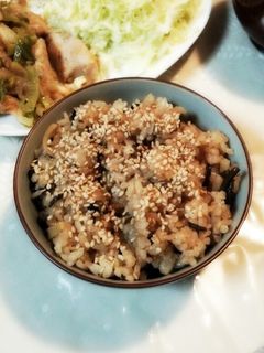 簡単★佃煮昆布と生姜で炊き込みご飯-レシピのメイン写真