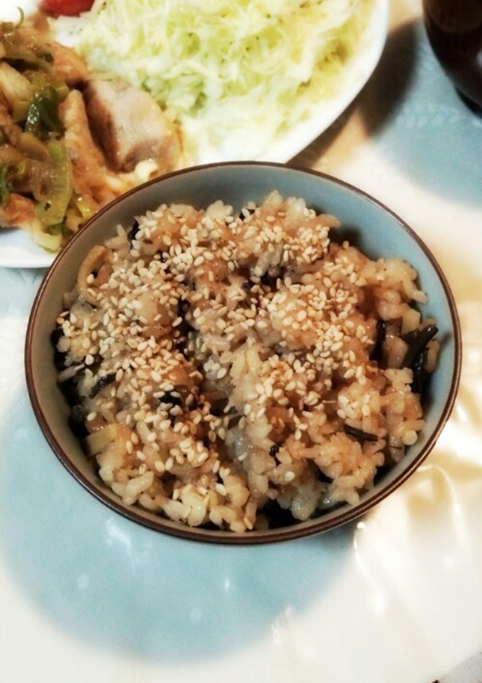 簡単★佃煮昆布と生姜で炊き込みご飯-レシピのメイン写真