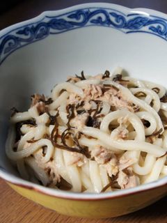 釜揚げうどん、ツナ・塩昆布和え~-レシピのメイン写真