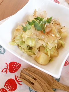 レンジで簡単☆お芋とキャベツの胡麻和え。-レシピのメイン写真