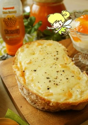 クワトロチーズトースト♪～蜂蜜かけ～-レシピのメイン写真