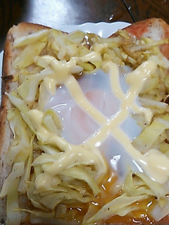 お好み焼き!?天かす♡キャベ目玉トースト-レシピのメイン写真