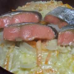 รูปของ 10分で出きる鮭野菜チーズ蒸し♡