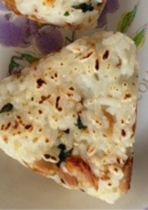 干し魚の焼きおにぎり-レシピのメイン写真