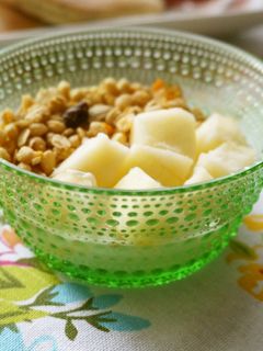 朝食に☆林檎シリアルヨーグルト-レシピのメイン写真