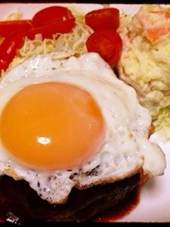 とろ〜りチーズインハンバーグ目玉焼きのせ-レシピのメイン写真