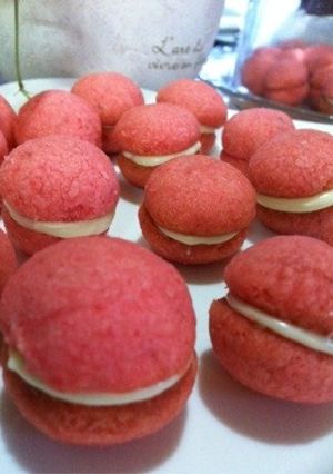 *可愛い♡いちご味のチョコサンドクッキー-レシピのメイン写真