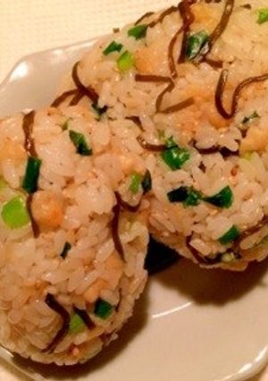 簡単まぜるだけ！たぬきにぎり-レシピのメイン写真