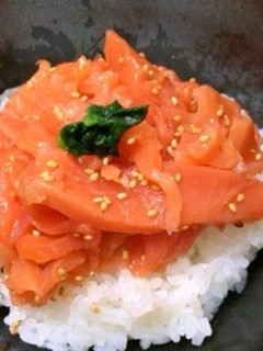 簡単!スモークサーモン丼-レシピのメイン写真