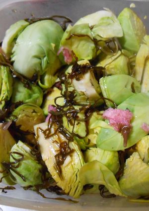 芽キャベツがごめ和え-レシピのメイン写真