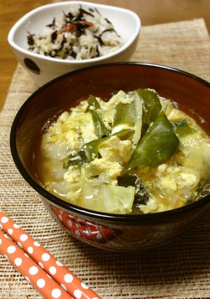 春キャベツとワカメと卵の味噌汁-レシピのメイン写真