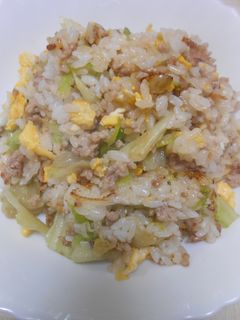 豚ひき肉とレタスと長ねぎ入り炒めご飯-レシピのメイン写真