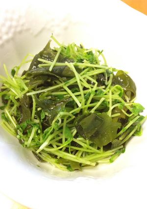 豆苗とワカメの酢の物-レシピのメイン写真
