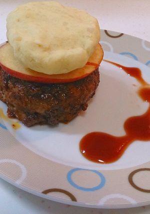 ポテトとりんごのせ☆ハンバーグ-レシピのメイン写真