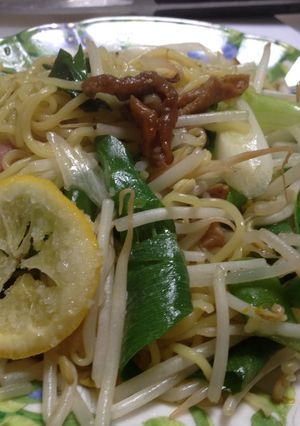 塩レモン味たっぷり焼きネギ鶏皮焼きそば-レシピのメイン写真