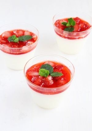 春らんまん「苺の杏仁豆腐」-レシピのメイン写真