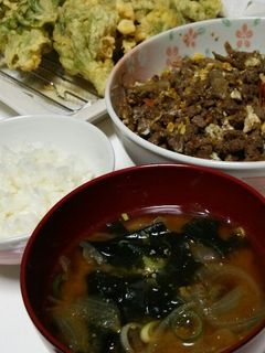 中華風玉ねぎとワカメの味噌汁-レシピのメイン写真