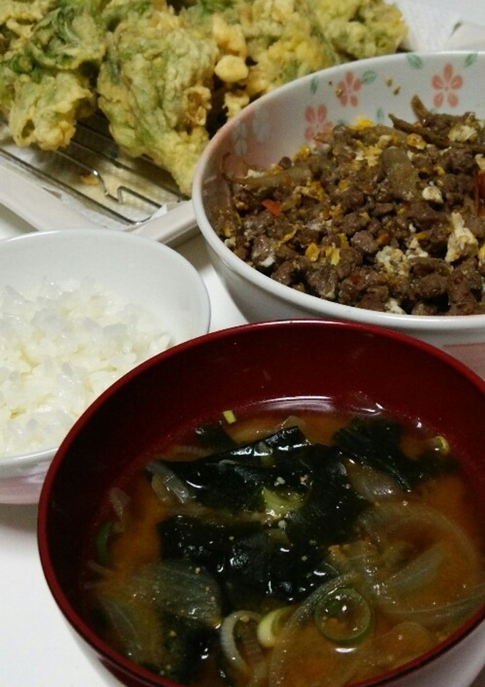中華風玉ねぎとワカメの味噌汁-レシピのメイン写真