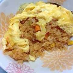รูปของ 簡単！炊飯器でケチャップライス♪