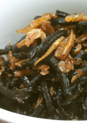 簡単にできる海老とひじきの煮物-レシピのメイン写真