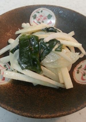 ウドと新玉ねぎの春の香りサラダ-レシピのメイン写真