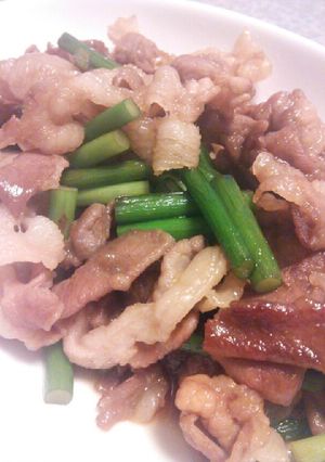 お肉とニンニクの芽の炒めもの-レシピのメイン写真