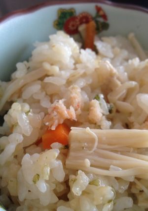 玄米と白米の簡単蟹缶☆炊き込みご飯！！-レシピのメイン写真