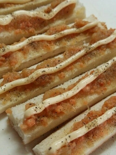 玉ねぎ氷と鮭フレークのおかずパン-レシピのメイン写真