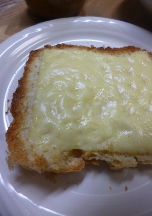 白ごま入り食パンのチーズトースト-レシピのメイン写真