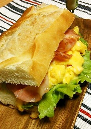 朝は簡単に♪ベーコンエッグサンド-レシピのメイン写真