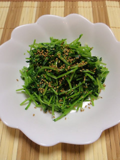 金ごまで豆苗ナムル-レシピのメイン写真