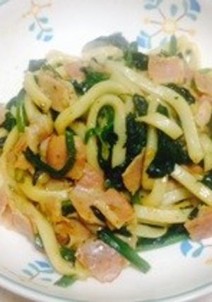 ほうれん草とベーコンの焼きうどん-レシピのメイン写真