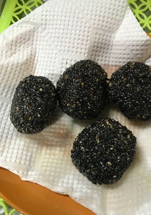 べちゃべちゃご飯救済★ゴマ団子-レシピのメイン写真