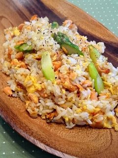醤油が決め手!アスパラと鮭の卵チャーハン-レシピのメイン写真